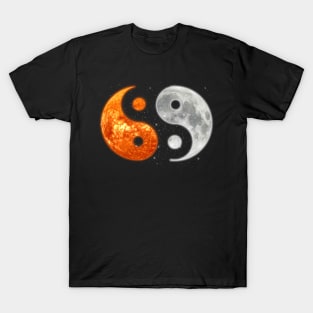 yin yang moon sun T-Shirt